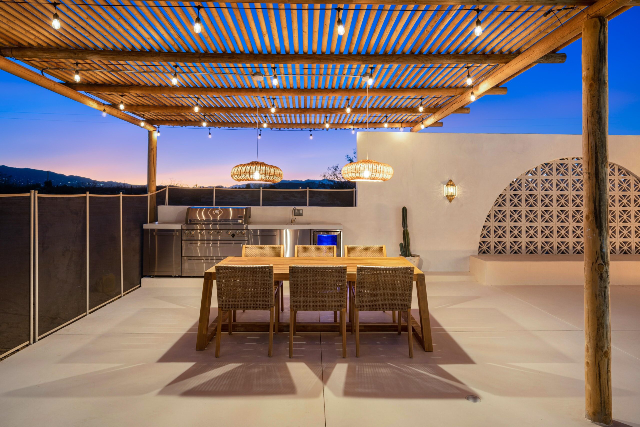 Outdoor kitchen and BBQ island design in San Diego
